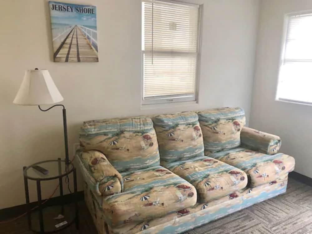 Thunderbird Motel photo 15