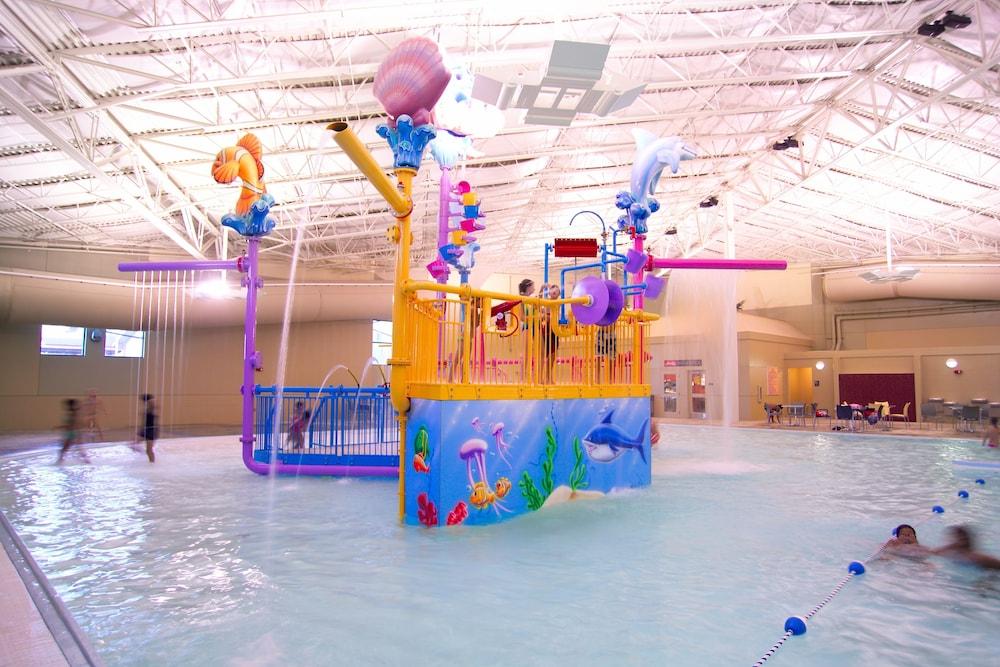 King's Pointe Waterpark Resort photo 41