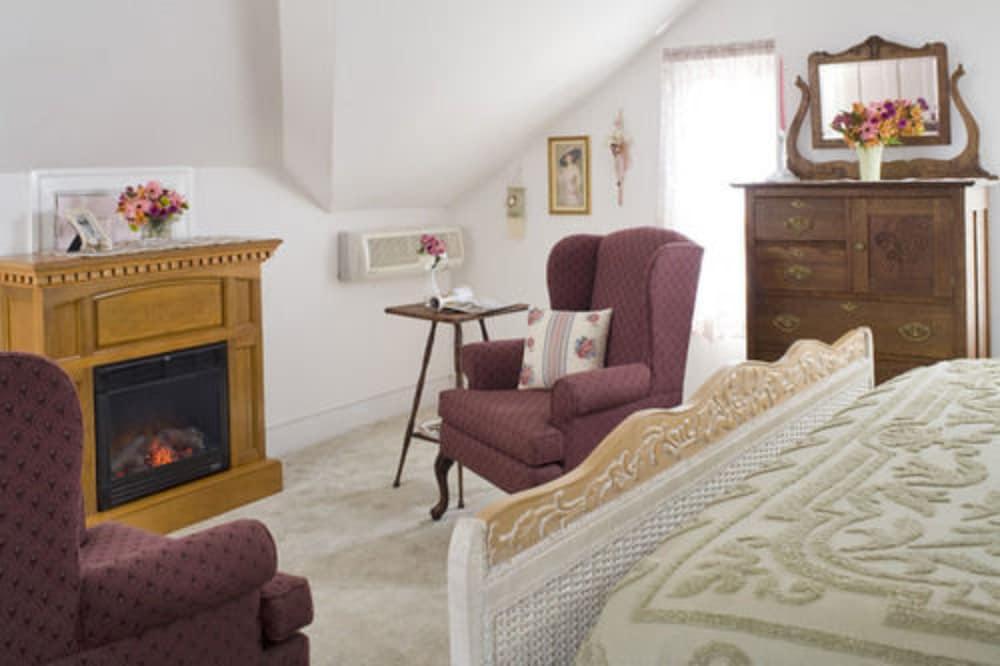 The Bayberry Inn photo 2
