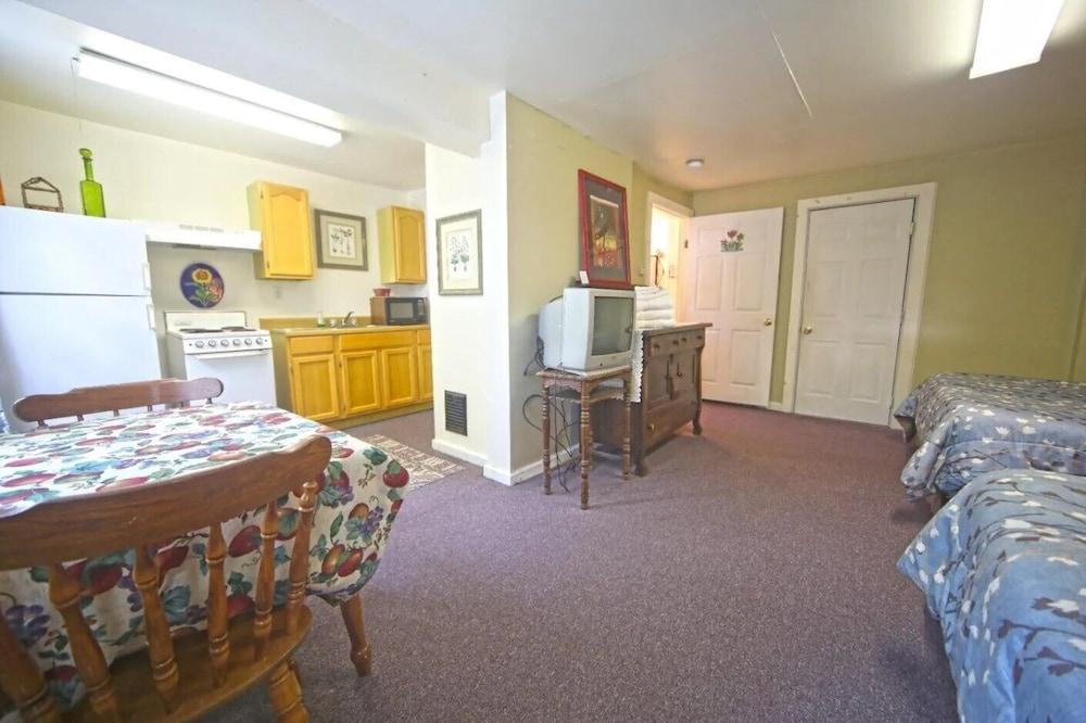 The Hayden Creek Inn photo 6