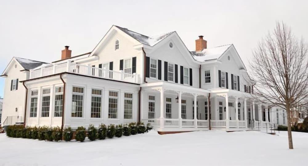 The Quogue Club at Hallock House photo 8