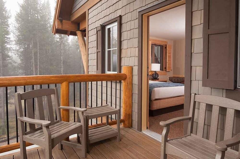 Canyon Lodge & Cabins - Inside the Park photo 4