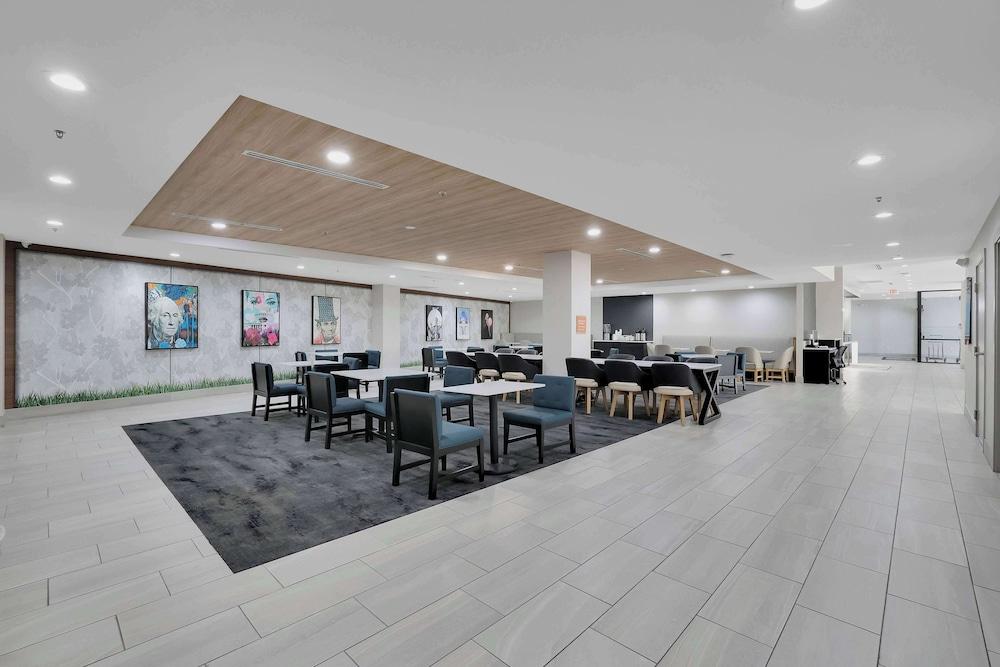 Holiday Inn Express And Suites Washington Dc Noma by IHG photo 44
