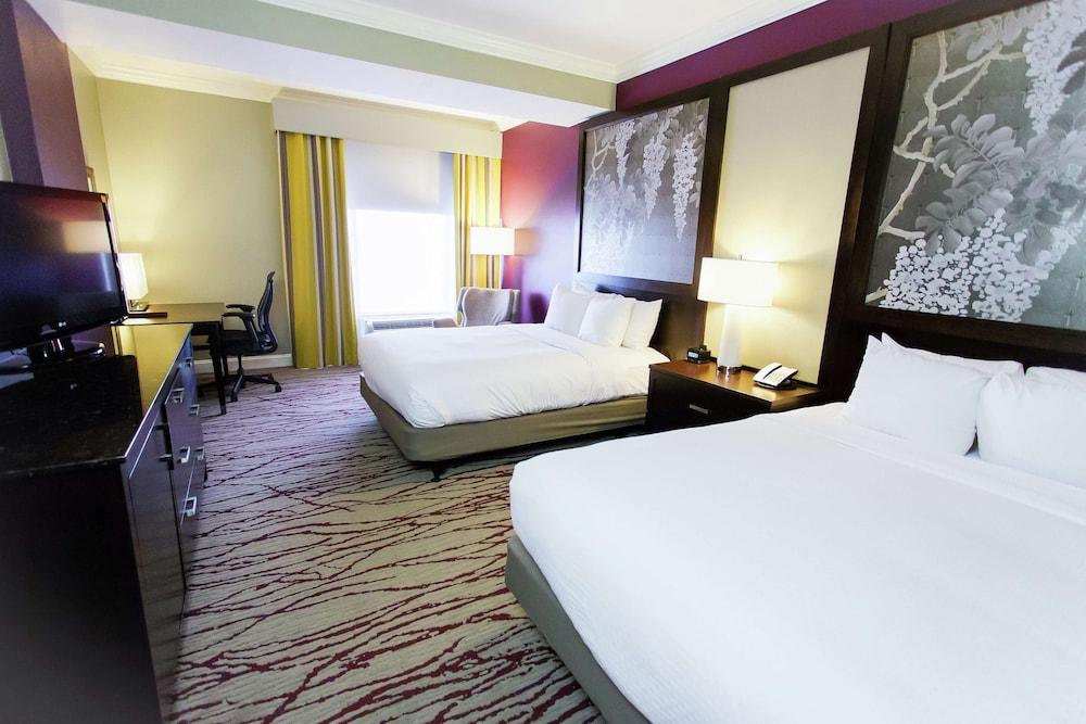 DoubleTree by Hilton Hotel Savannah Historic District photo 22