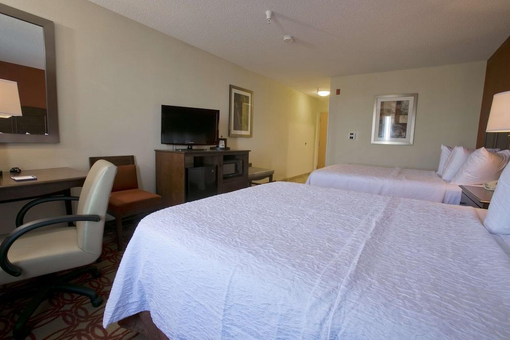Hampton Inn & Suites Wiggins photo 14