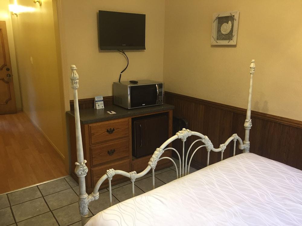 Seacrest Inn photo 83