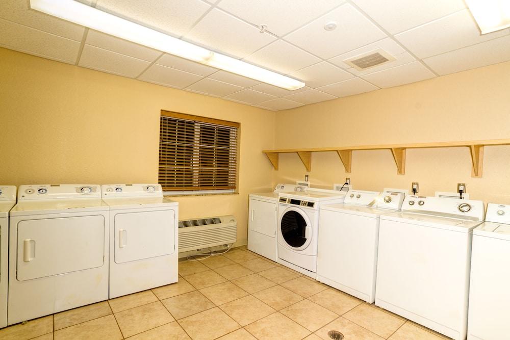 Candlewood Suites Ft Myers I-75 by IHG photo 32