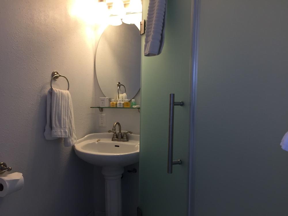 Seacrest Inn photo 96