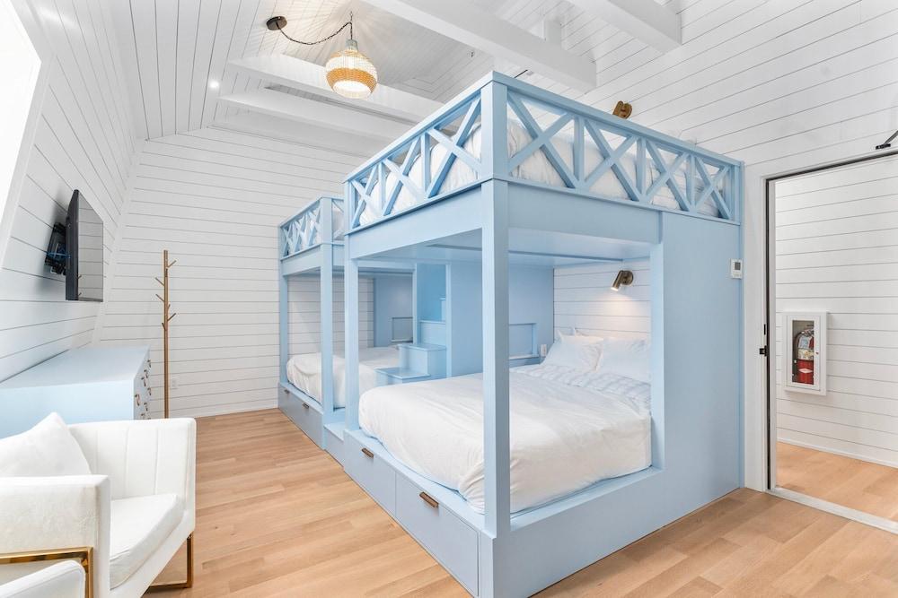 Block Island Bunk House photo 18