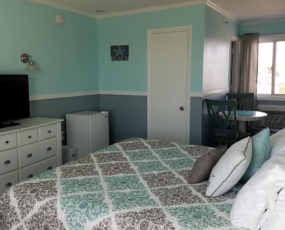 Sandy Shore Motel photo 44
