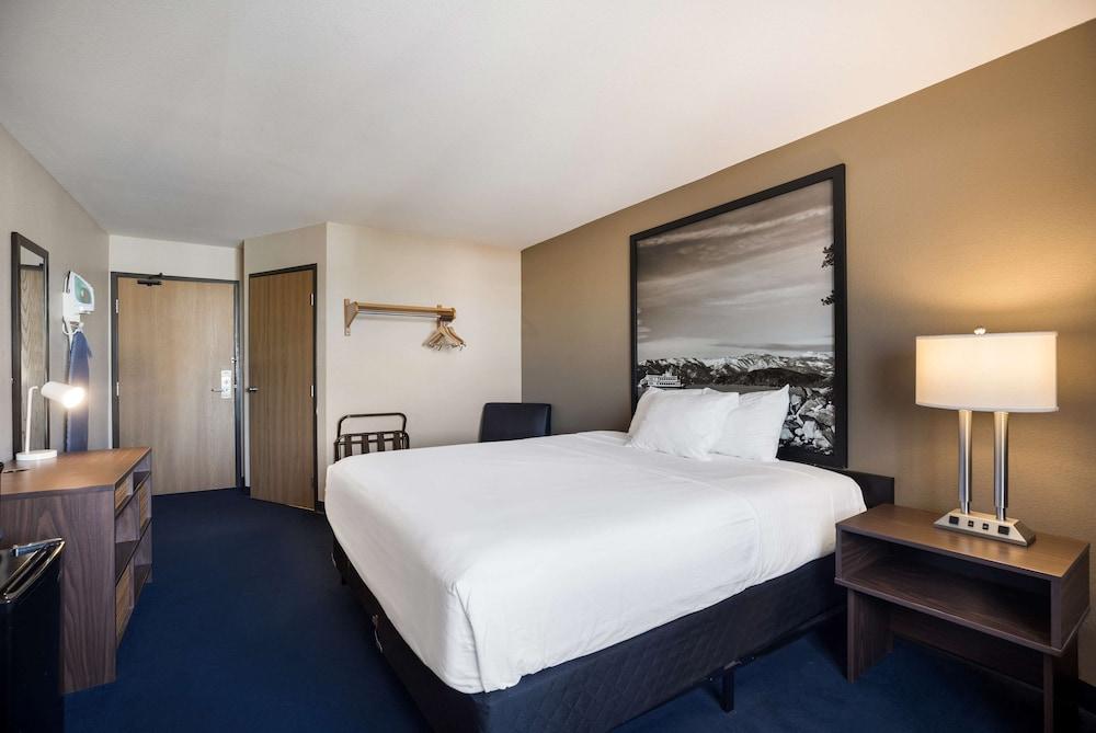 Americas Best Value Inn Sparks photo 15