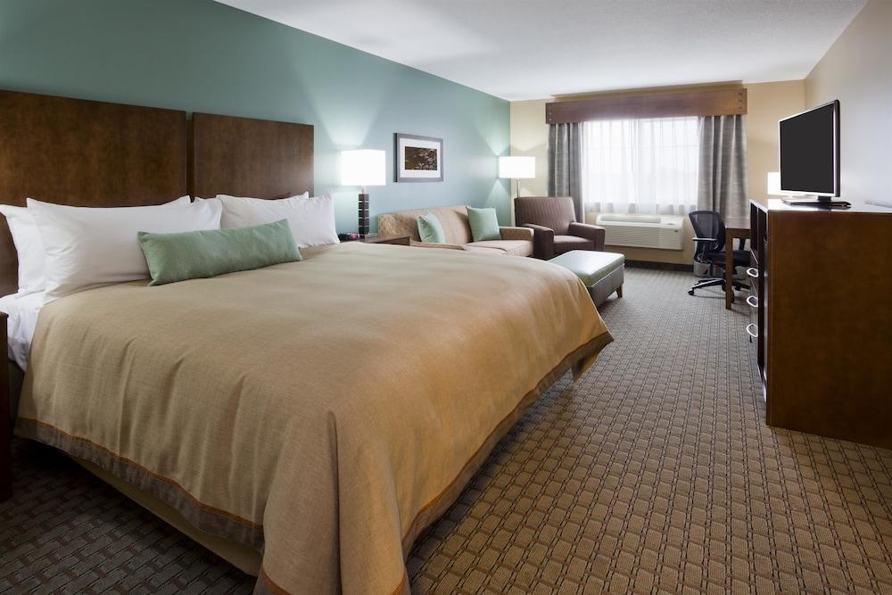 GrandStay Delano photo 6