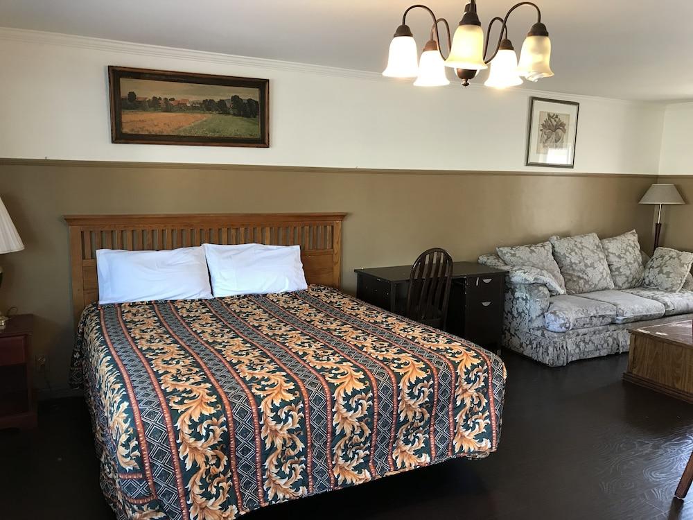 Sunshine Village Motel photo 2