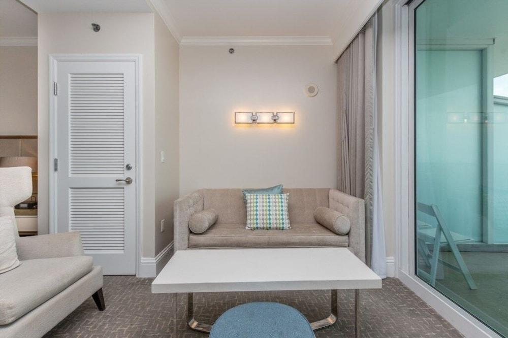Fonttrebvsjs - Unit 1117 1 Bedroom Condo by RedAwning photo 4