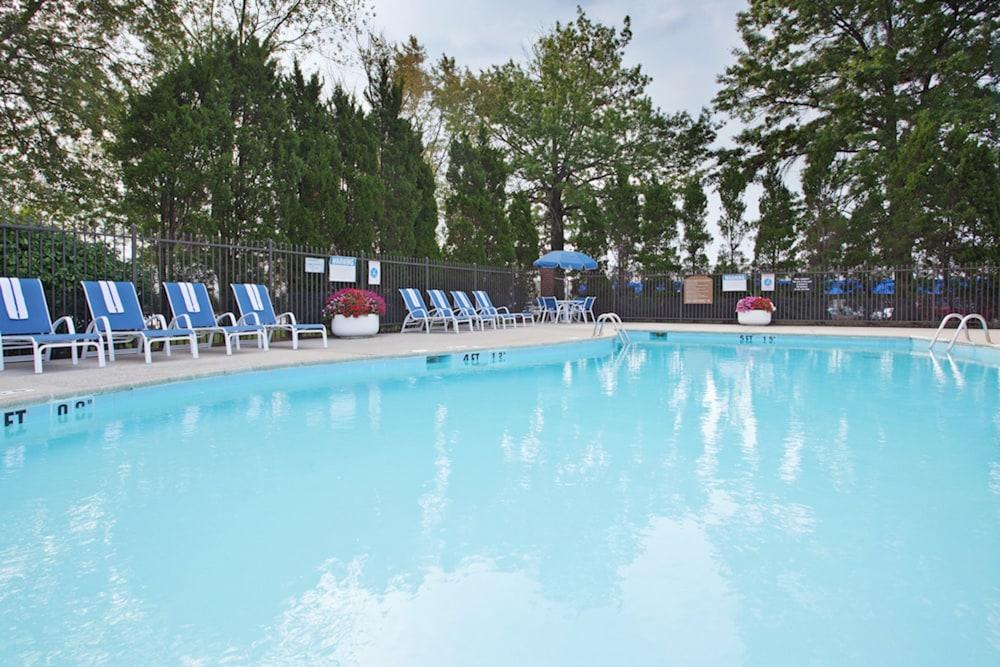 Holiday Inn Express Detroit-Warren by IHG photo 26