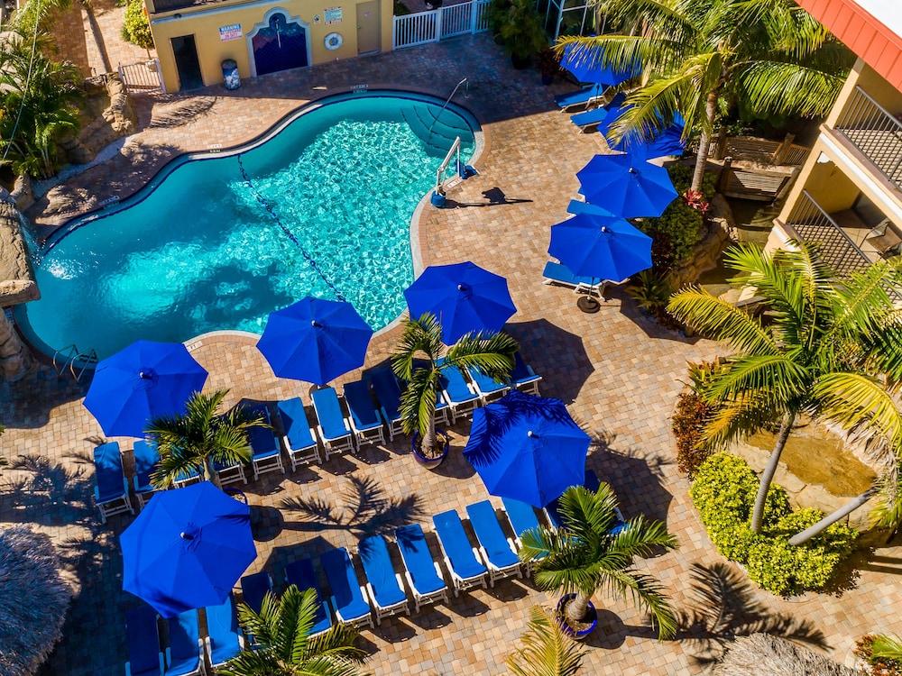 Coconut Cove All-Suite Hotel photo 3