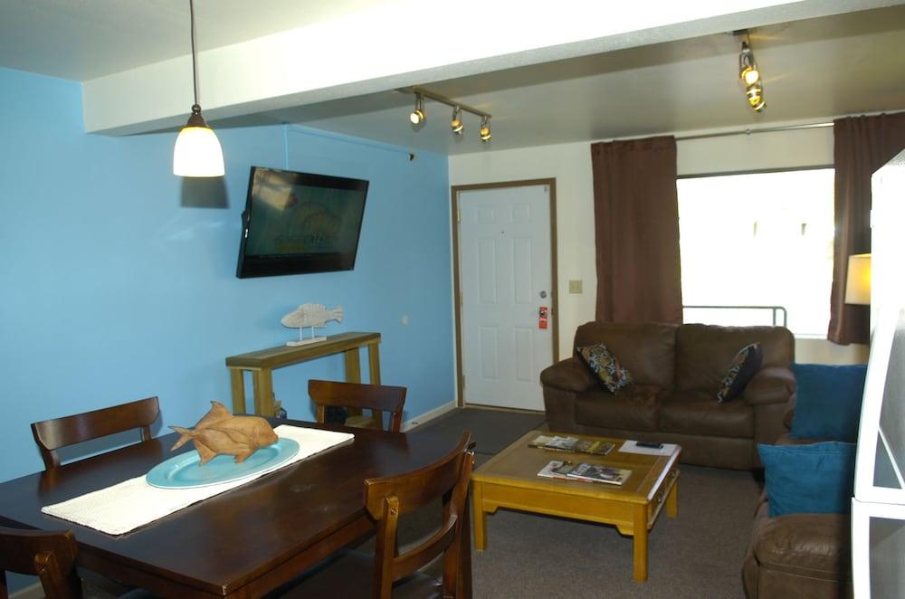 Trout Montana Motel photo 39