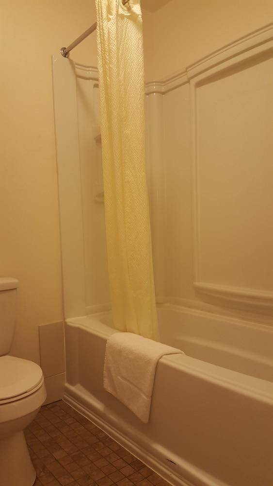 Econo Lodge Williamsport photo 25