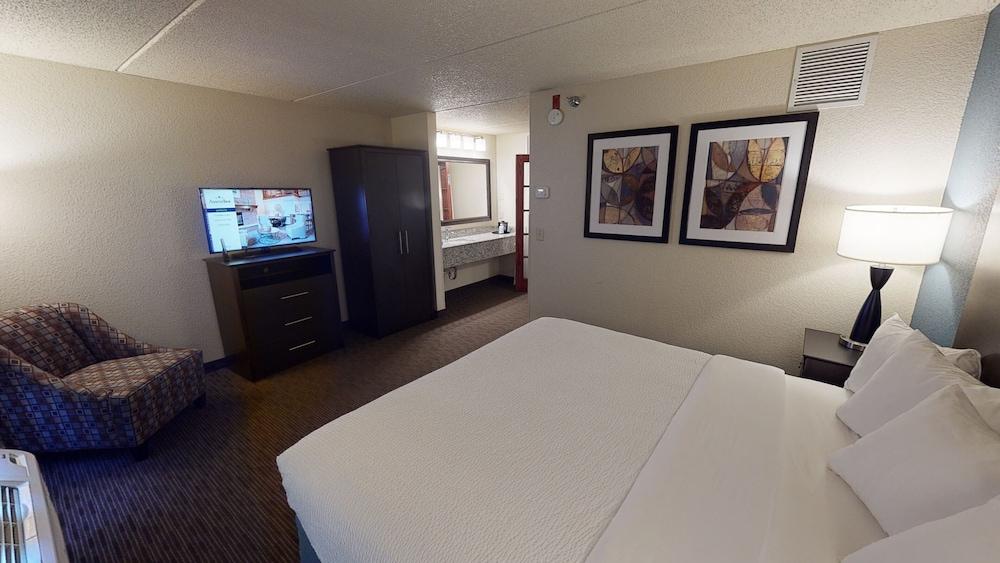 AmericInn by Wyndham Mounds View Minneapolis photo 12