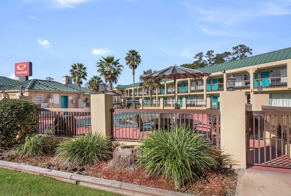 Econo Lodge Inn & Suites Hardeeville I-95 photo 72
