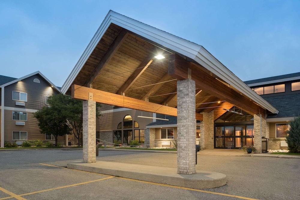 AmericInn by Wyndham Valley City - Conference Center photo 47