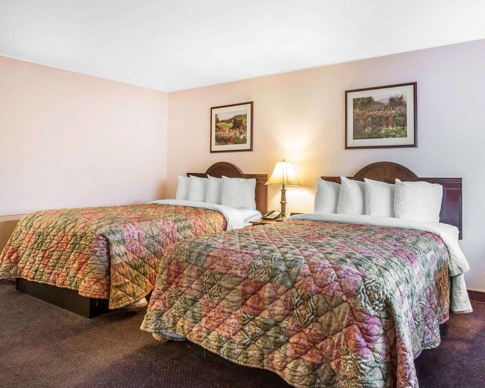 Quality Inn & Suites Cameron Park Shingle Springs photo 14