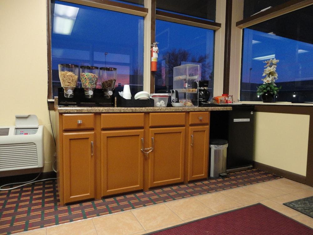 Sands Motel photo 14