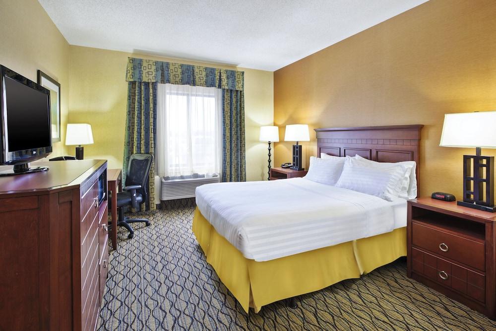 Holiday Inn Express Hotel & Suites Belleville by IHG photo 82