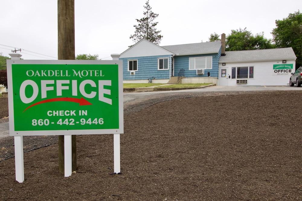 Oakdell Motel photo 37