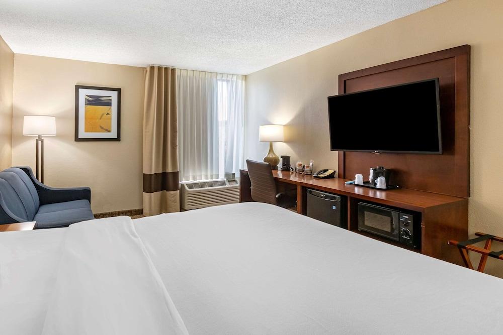 Comfort Inn Laurinburg photo 40