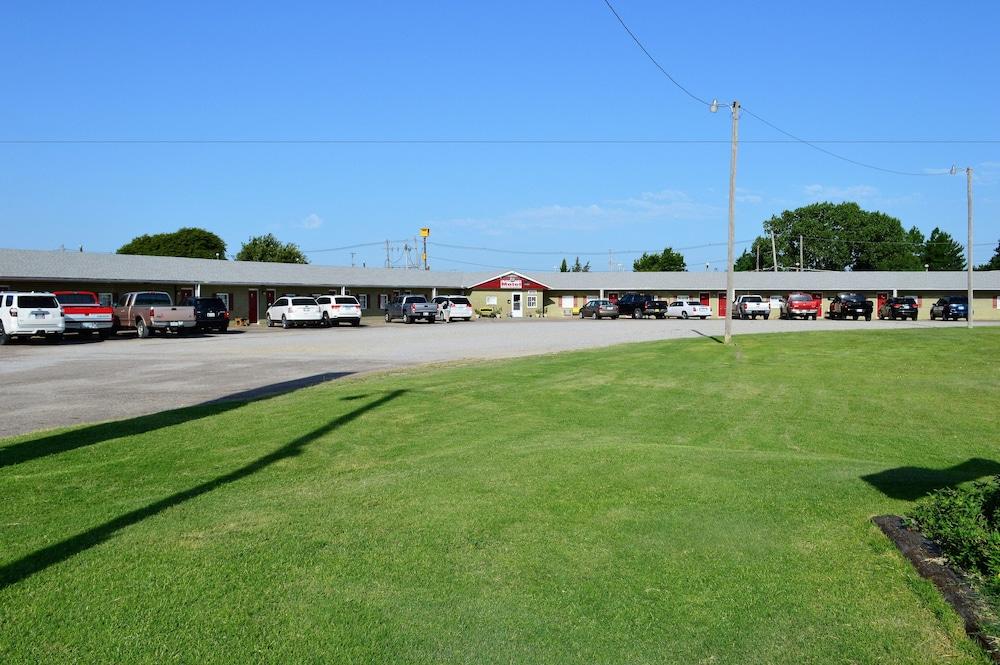 Green Acre Motel by OYO Near Rush County Airport photo 10