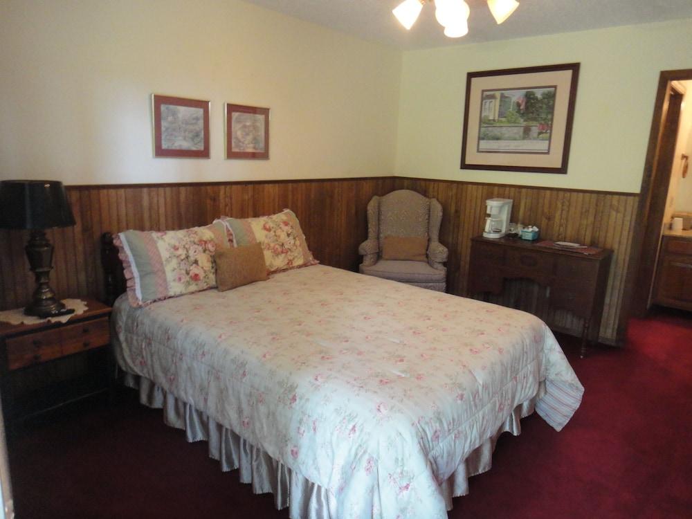 Brackenridge Lodge photo 27