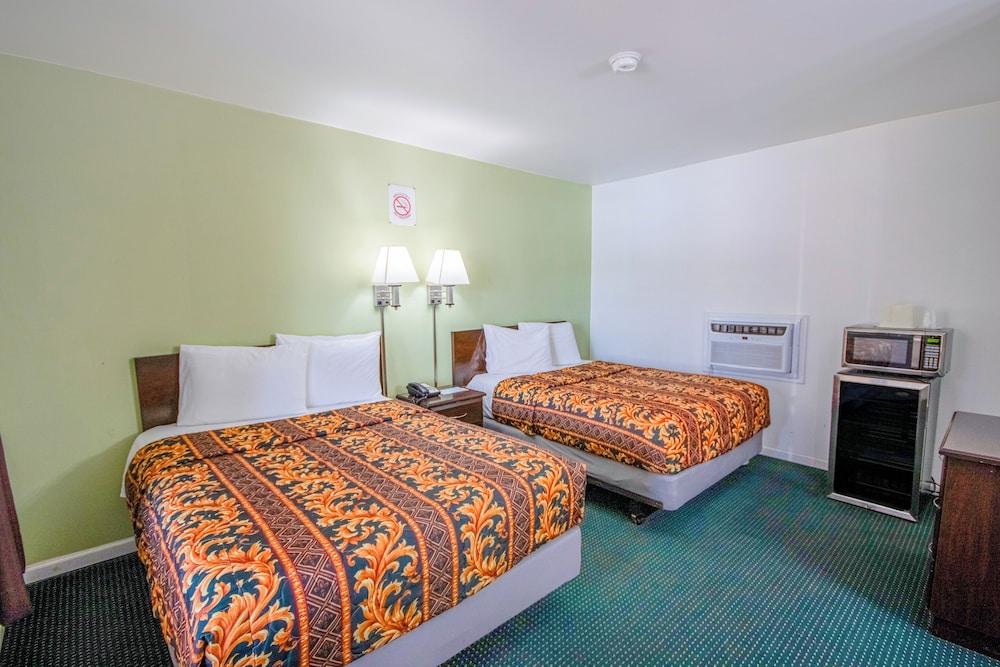 OYO Travelier Motel photo 53