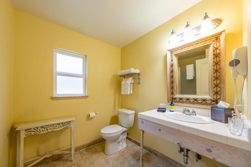 Aurora Park Cottages photo 48