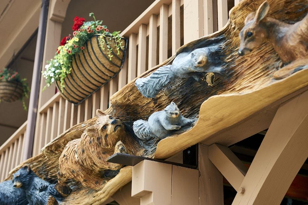 Hemlock Inn photo 4