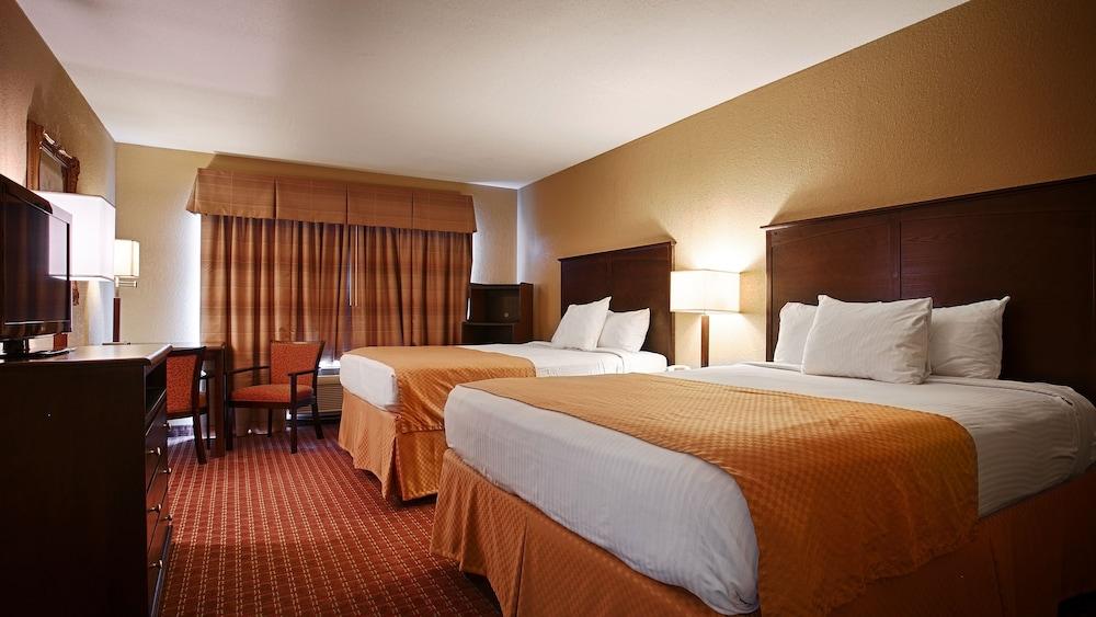 Quality Inn & Suites Carthage near Precious Moments Chapel photo 9