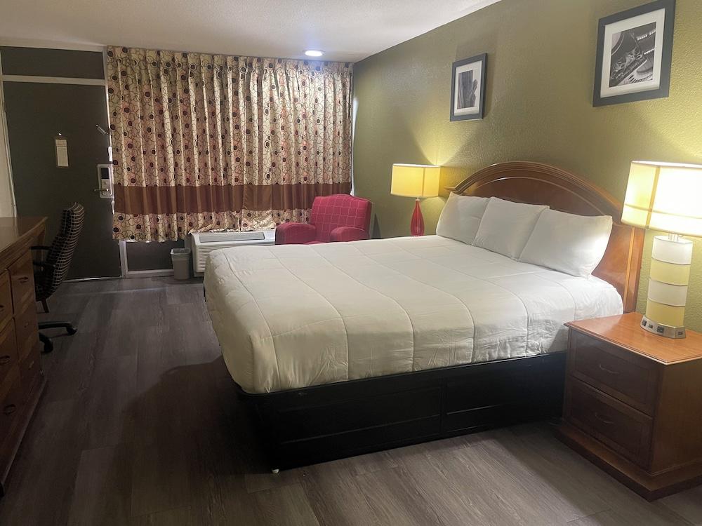 Americas Best Value Inn Wilson photo 27