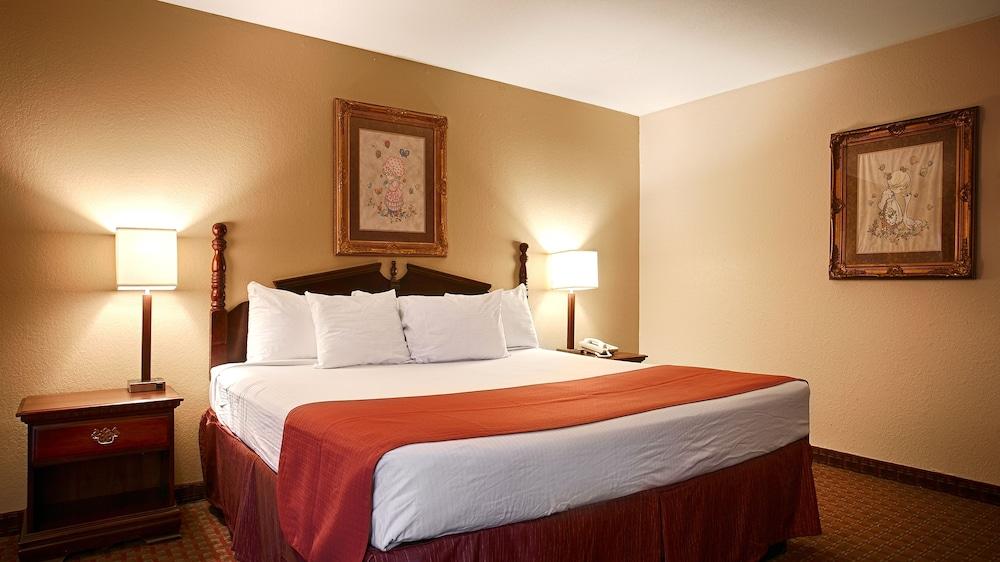 Quality Inn & Suites Carthage near Precious Moments Chapel photo 8