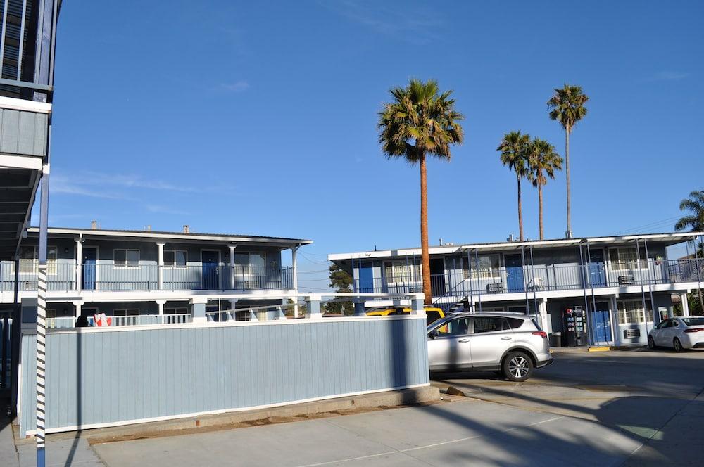 Salt Air Lodge photo 15
