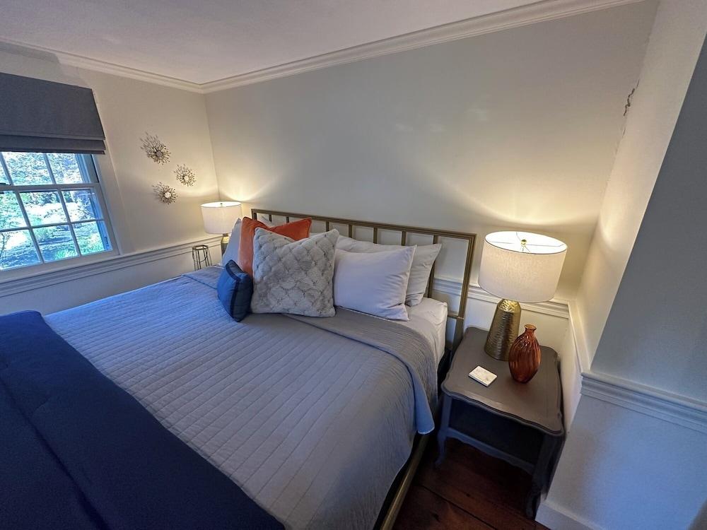 Inn at Perkins Cove photo 10