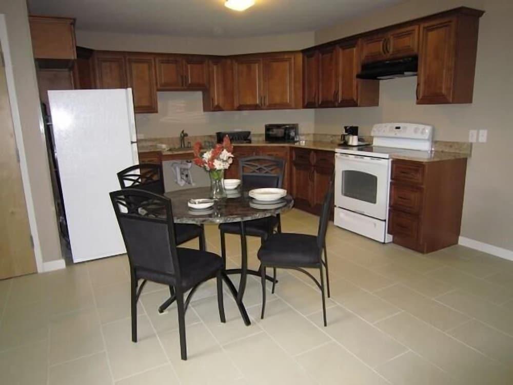 Red Carpet Inn And Suites Monmouth Jtc photo 24