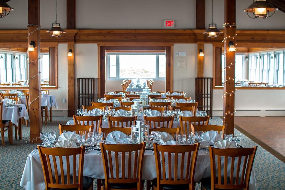 Lighthouse Inn photo 53