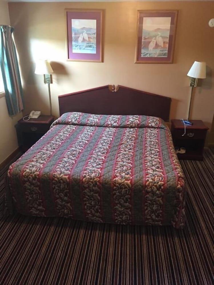 Budget Inn photo 10