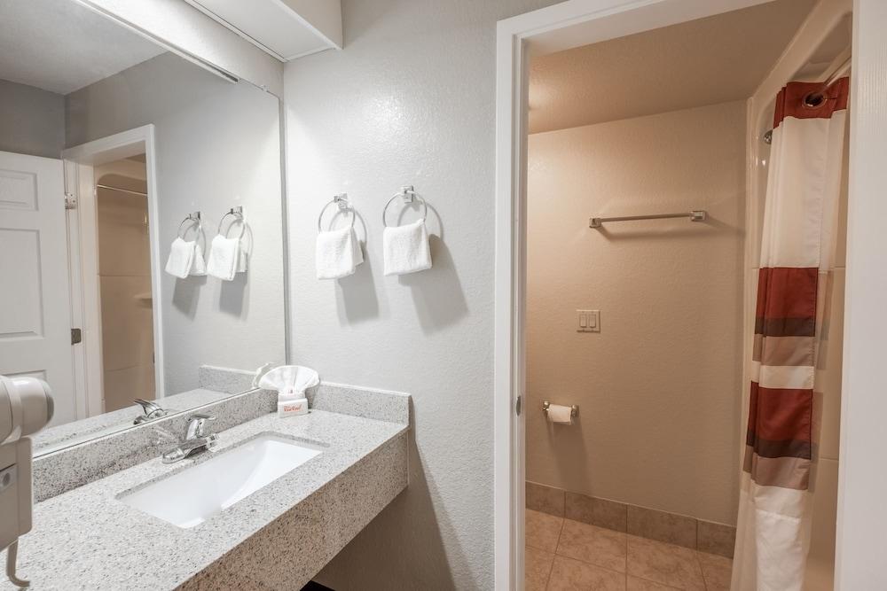GreenTree Inn Houston IAH Airport photo 24