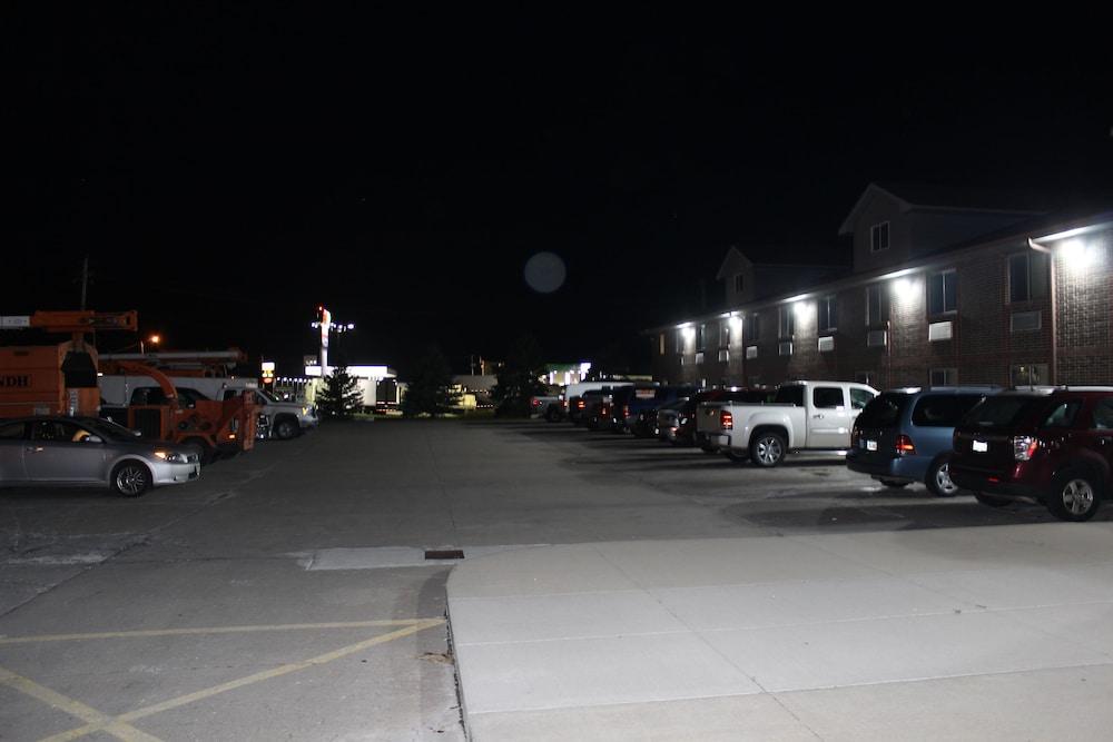 Super 8 by Wyndham Missouri Valley photo 55