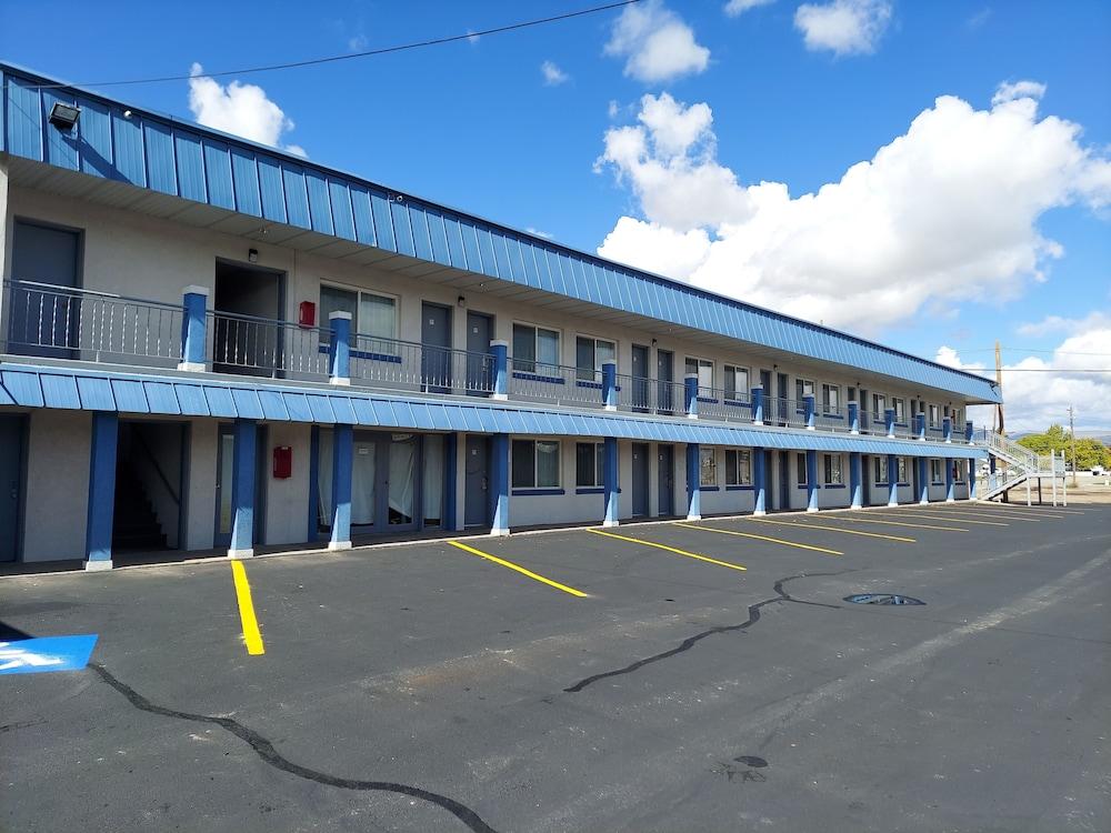 Vernal Inn photo 2