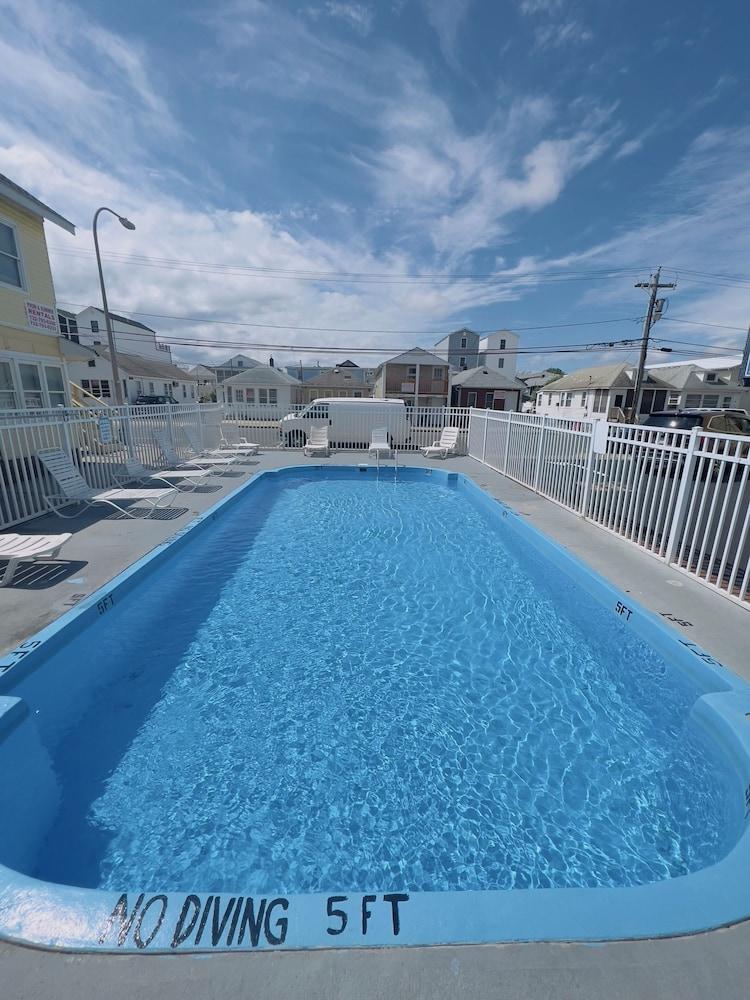 Dry Dock Motel photo 29