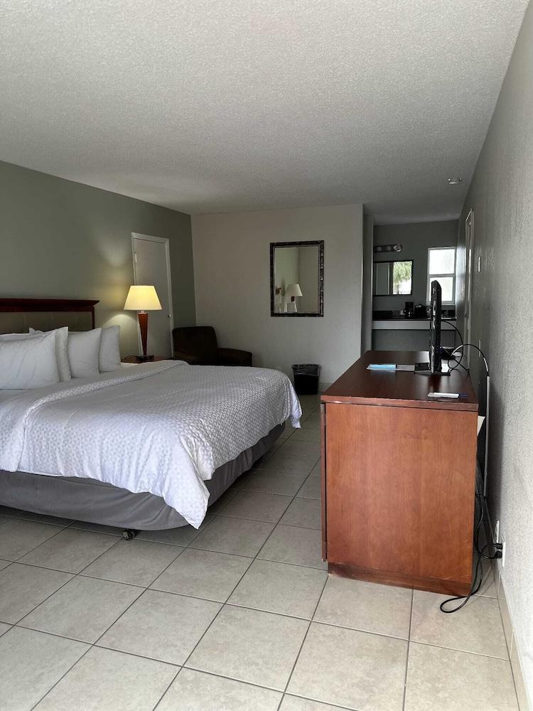 Clearwater Suites photo 14