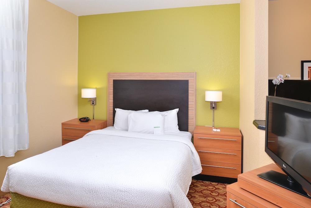 Candlewood Suites Miami Doral by IHG photo 2