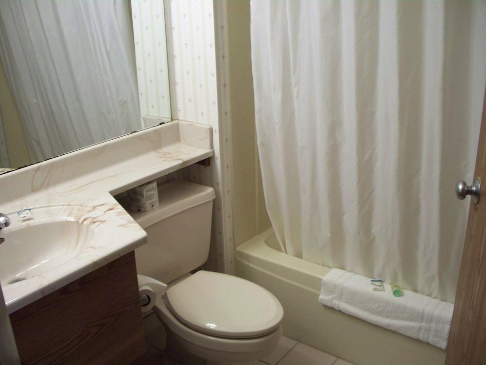 Country Inn Deerwood photo 30